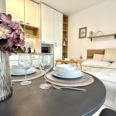 City Relax Apartments With Free Parking, 10 Mins Walk To City Centre برنو المظهر الخارجي الصورة
