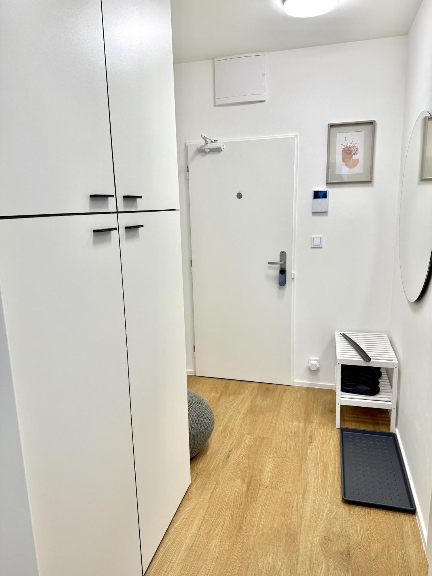City Relax Apartments With Free Parking, 10 Mins Walk To City Centre برنو المظهر الخارجي الصورة